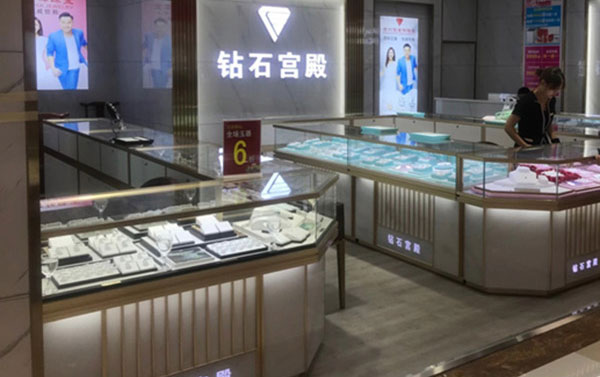 定制珠寶展柜哪個(gè)廠(chǎng)家好?